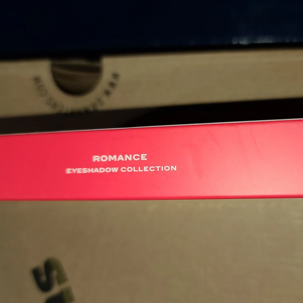 Mirabella Eyeshadow Palette - Picture 8 of 13